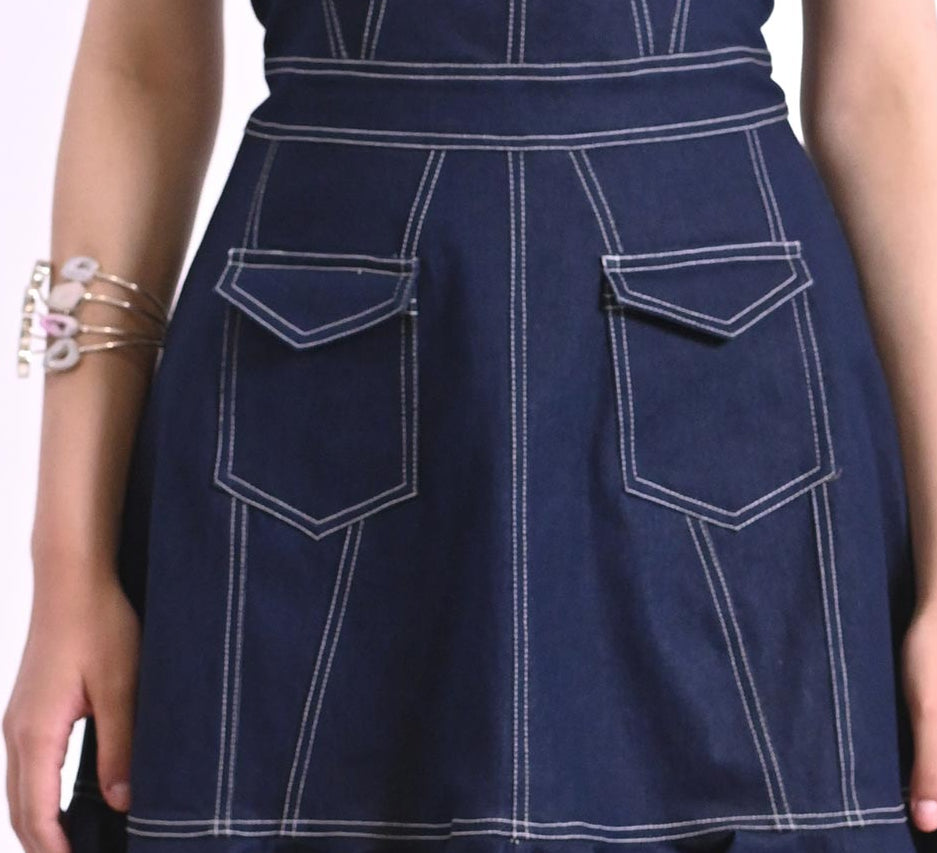 Contrast topstitching