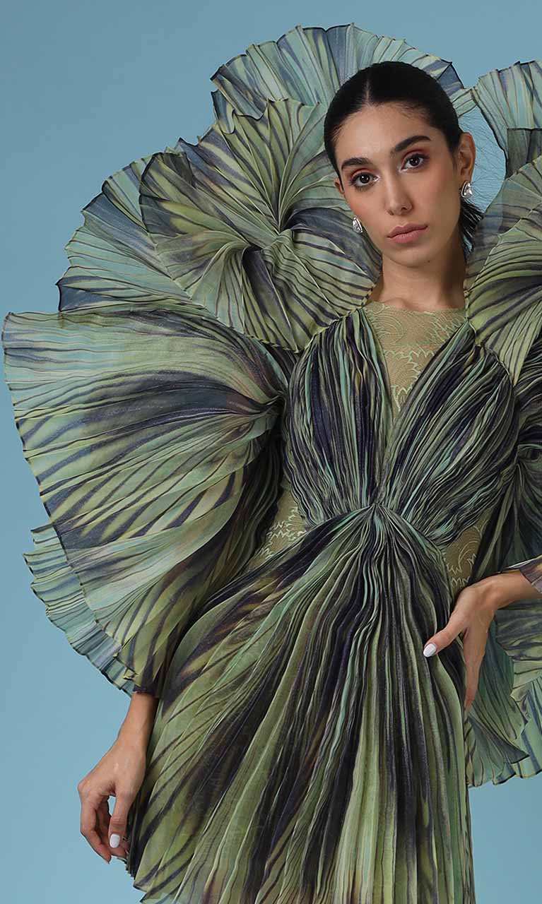 Fabric that flares like a fin