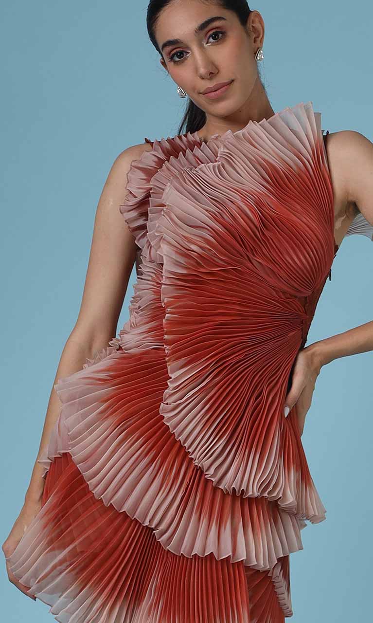 Pleats that stand on their own