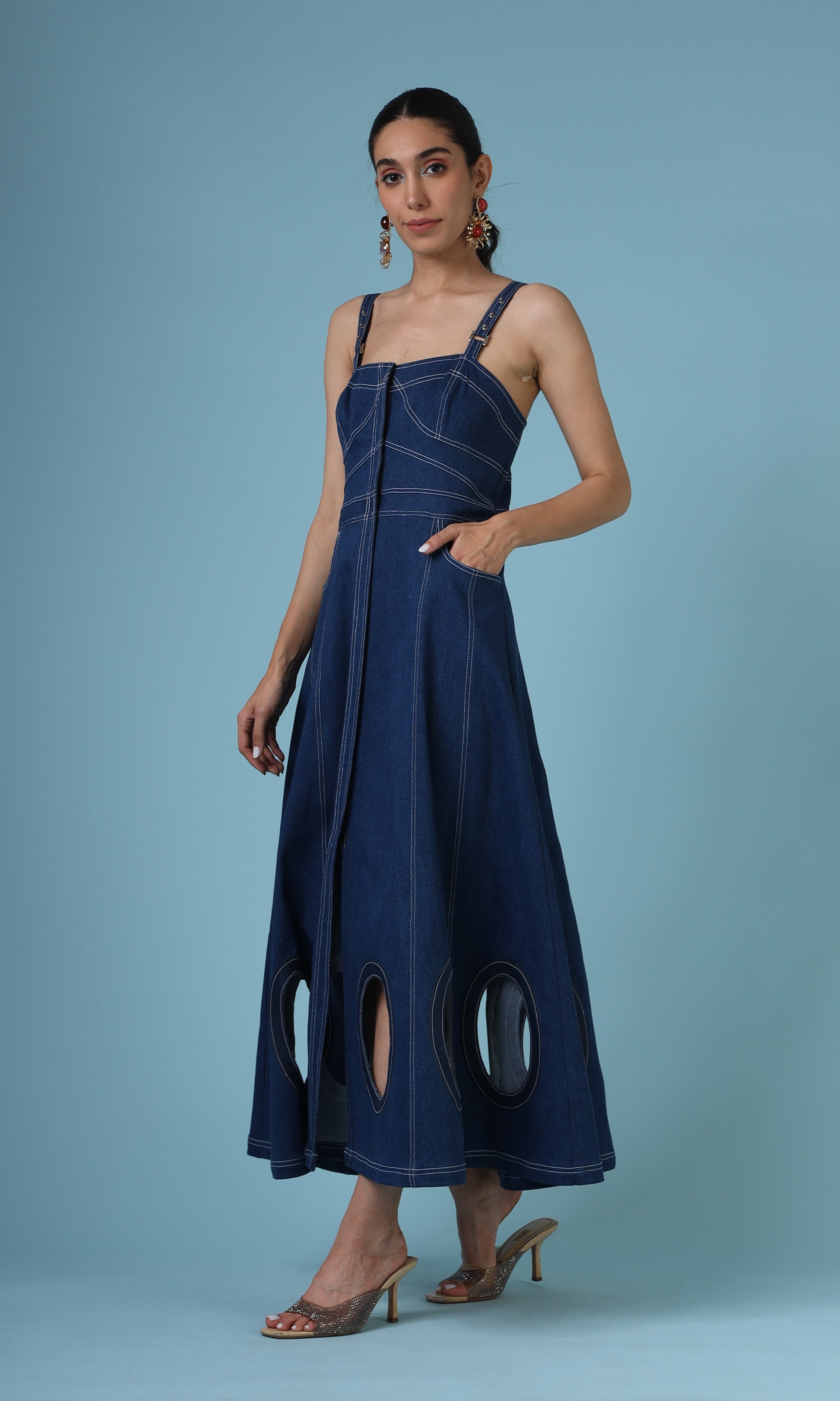 Cut-outs and topstitching