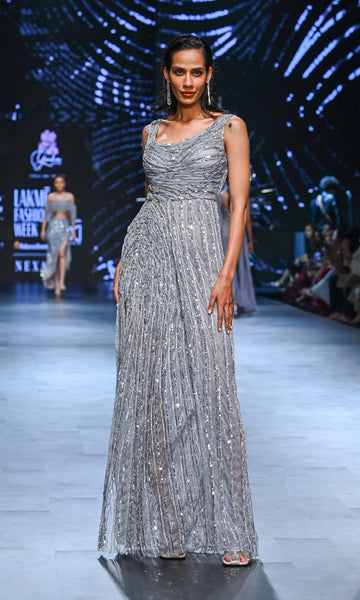 dress lakme fashion week 2023 sobhitad turns showstopper for Lakm Sheer Drama X Tarun Tahiliani Luxe Pret at Lakm Fashion Week in partnership with FDCI. @lakmeindia @fdciofficial @1seworldwide #UnapologeticallyME #LakmFashionWeekxFDCI #LFWXFDCI #LFW #LakmFashionWeek