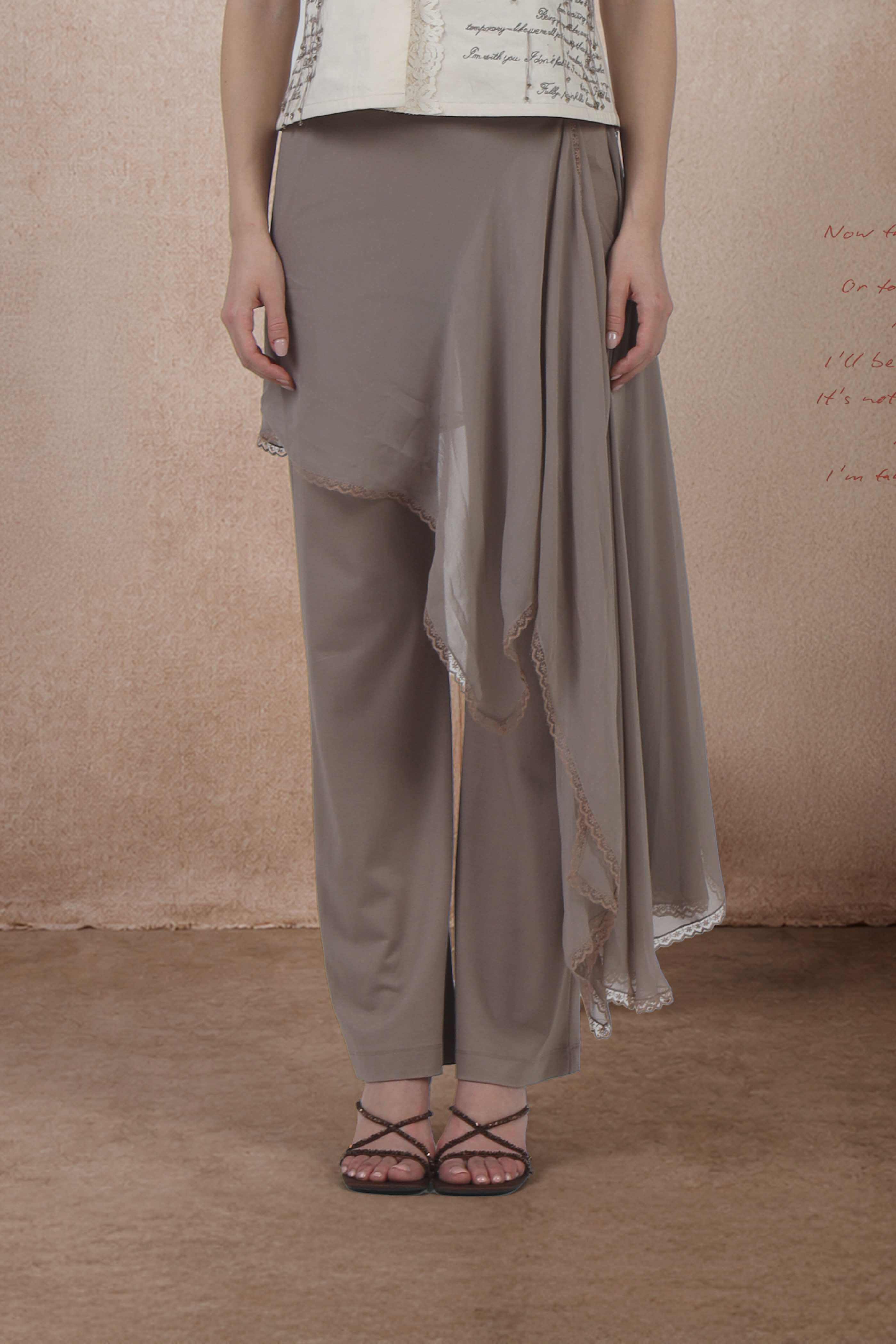 Lace-edged overlay