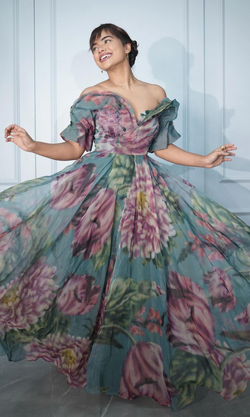 A Floral Rhapsody Geisha Designs by Paras and Shalini A Floral Rhapsody Geisha Designs by Paras and Shalini